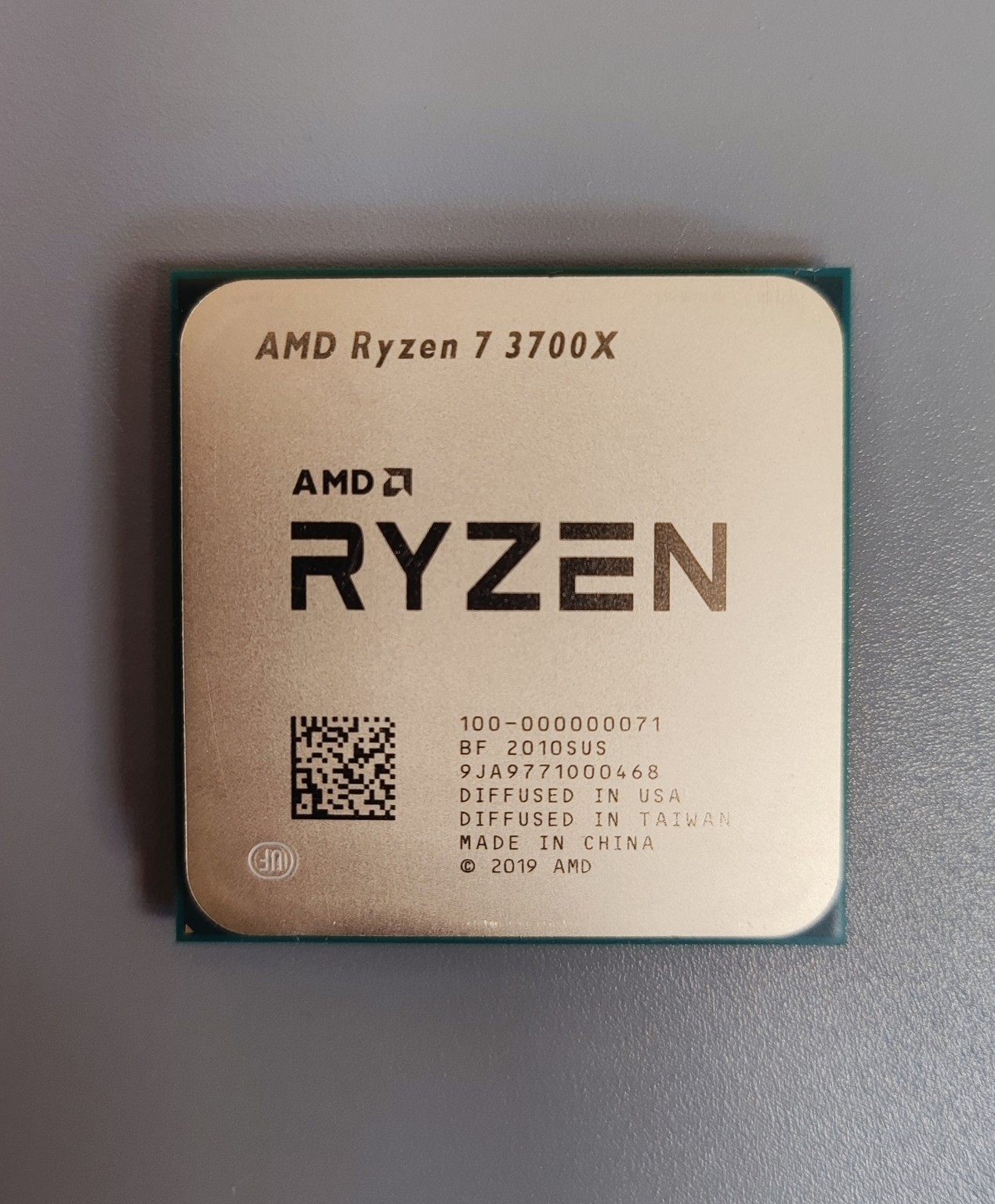 Процессор AMD Ryzen 7 3700